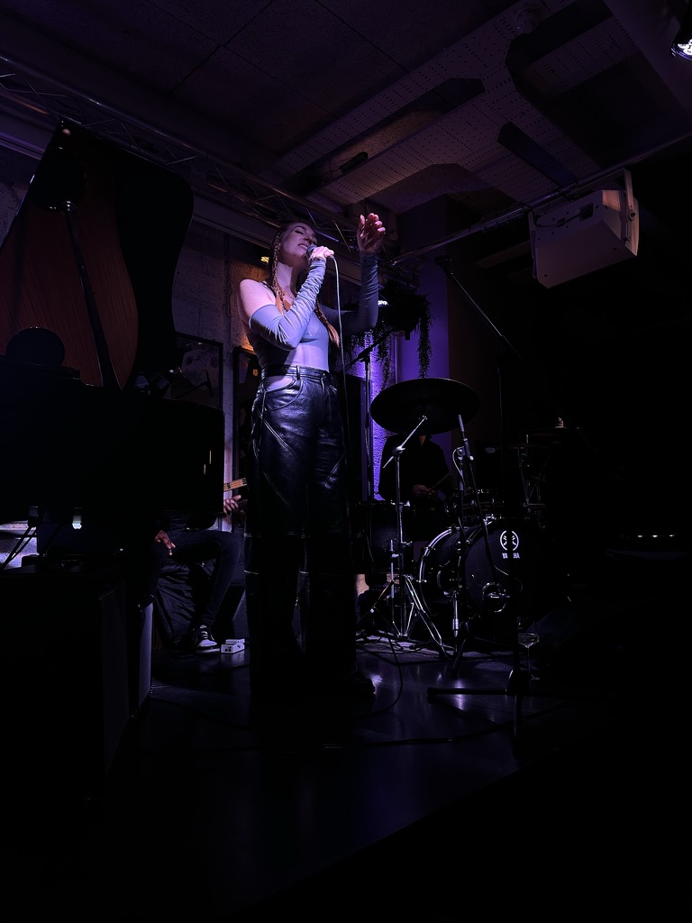 Dawn Moss - live on stage